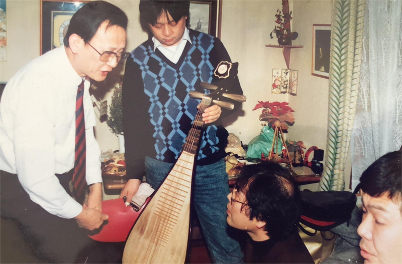 1767062583154053.png 4和恩師王笵地先生在日本作家庭演奏.png